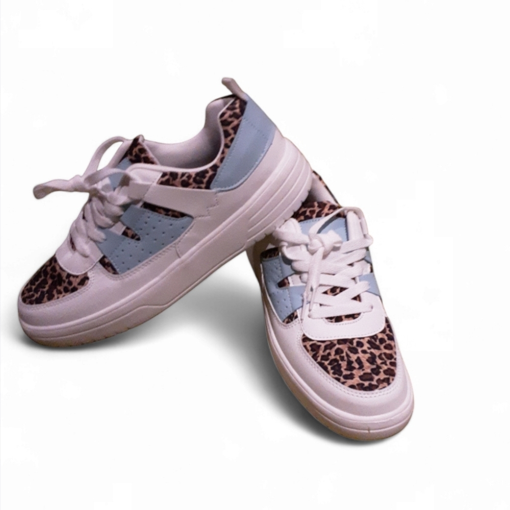 NWT Trendy Temu Brand White and Blue Sneakers with Leopard Print Women's Size 9